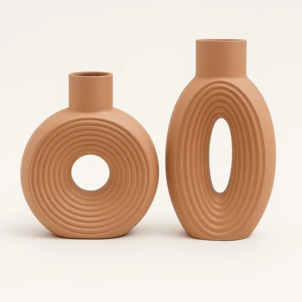 Modernes Vasen Set in Terrakotta mit Rund- und Ovalform im Keramik Design