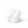 Weiße Knotenkerze (Knot Candle) in moderner Skulptur-Form mit Docht, freigestellt auf weißem Hintergrund.